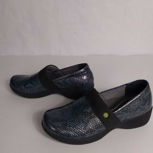 Dansko Ransom Camellia Clogs Snake Embosseed  Women Clogs size 38 US isize 8